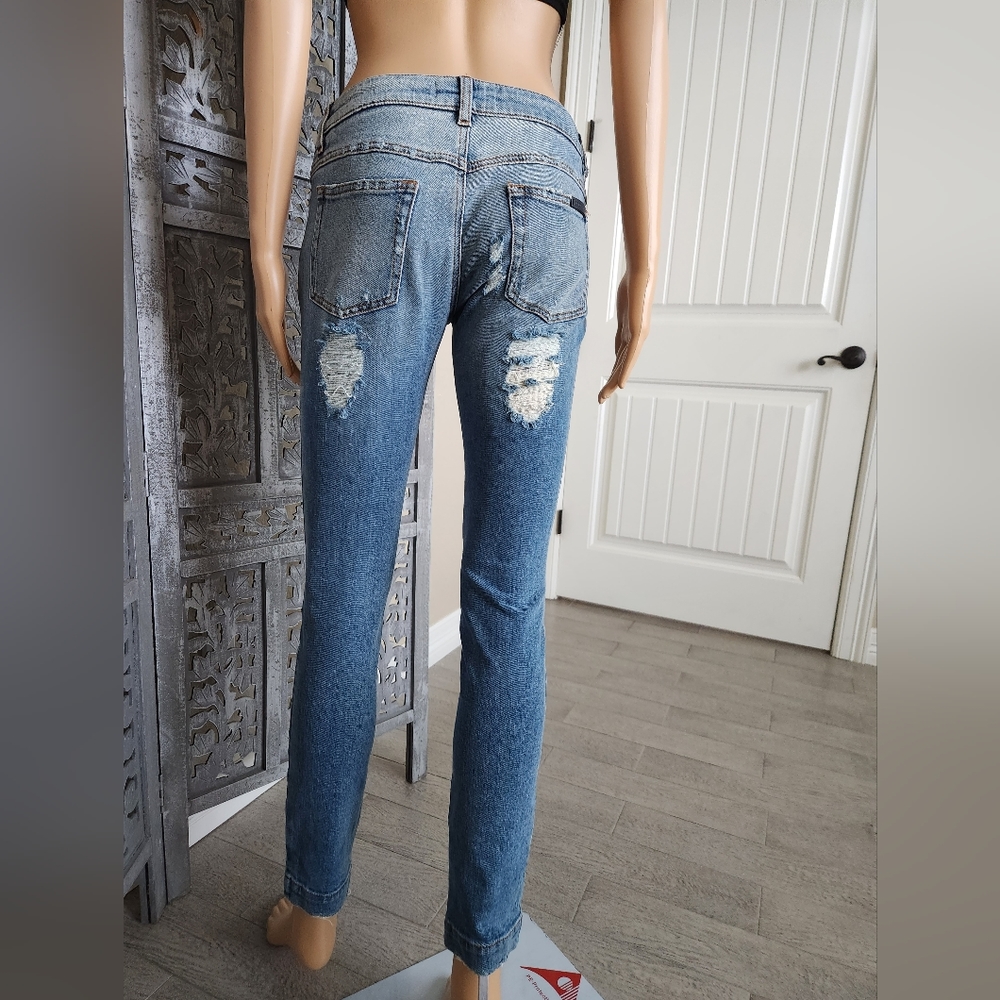 Stylish Dolce & Gabbana Jean - Picture 10 of 11
